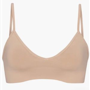 NWOT Skims Soft Smoothing Seamless Bralette in Clay